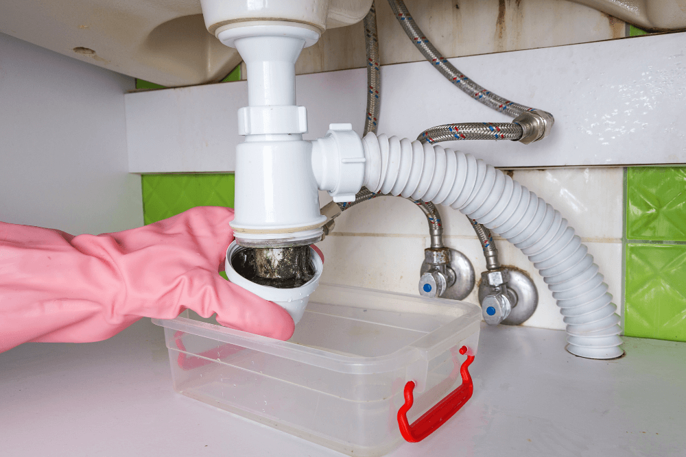 Limescale formation process in Dubai pipes showing mineral layer buildup and crystallization