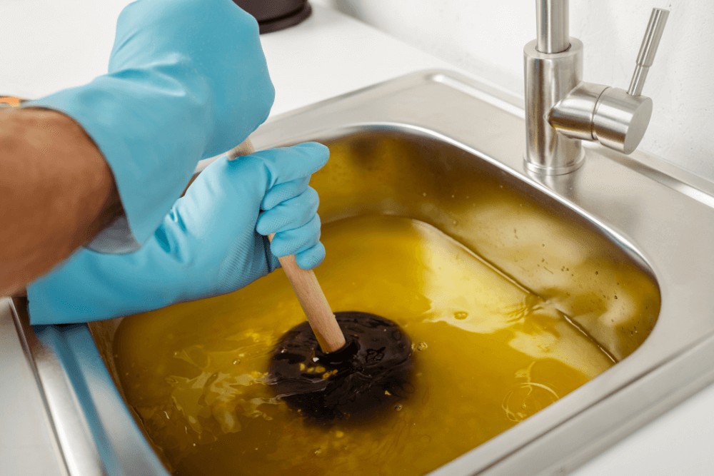 Restaurant Grease Traps repair service in Dubai - Foul odors, slow drainage in commercial kitchens